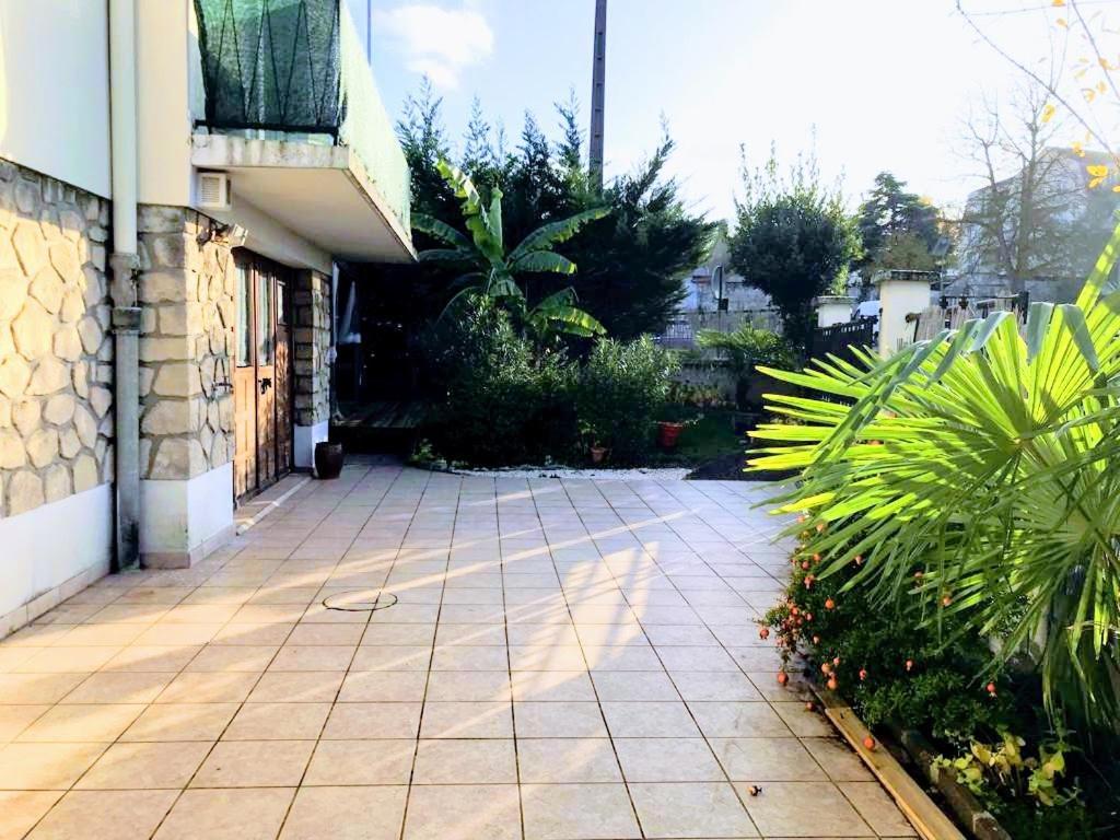 Agreable Maison En Centre Ville Noisy-le-Grand Bagian luar foto