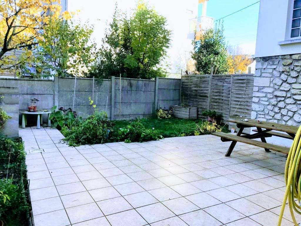 Agreable Maison En Centre Ville Noisy-le-Grand Bagian luar foto